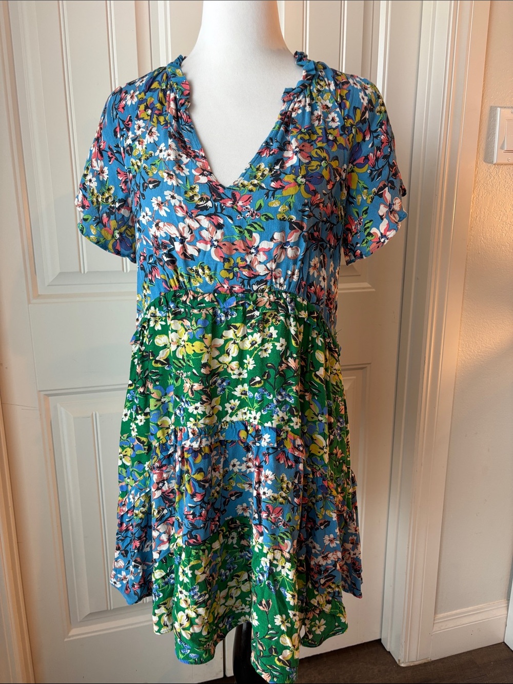 Anthropologie 💙💚 Blue & Green Floral Tiered V-Neck Dress